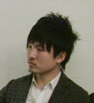ともしん氏